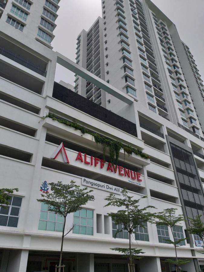 Aliff Avenue 2 Bedroom Homestay جوهر بهرو المظهر الخارجي الصورة